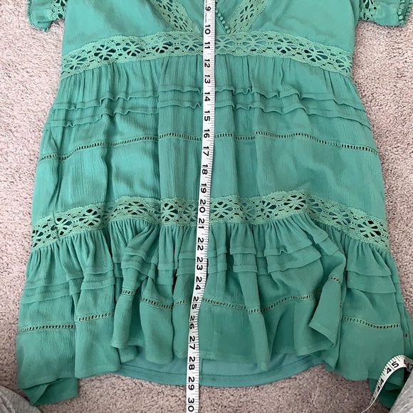 NWOT Versona Green Embroidered Tunic - Picture 6 of 8
